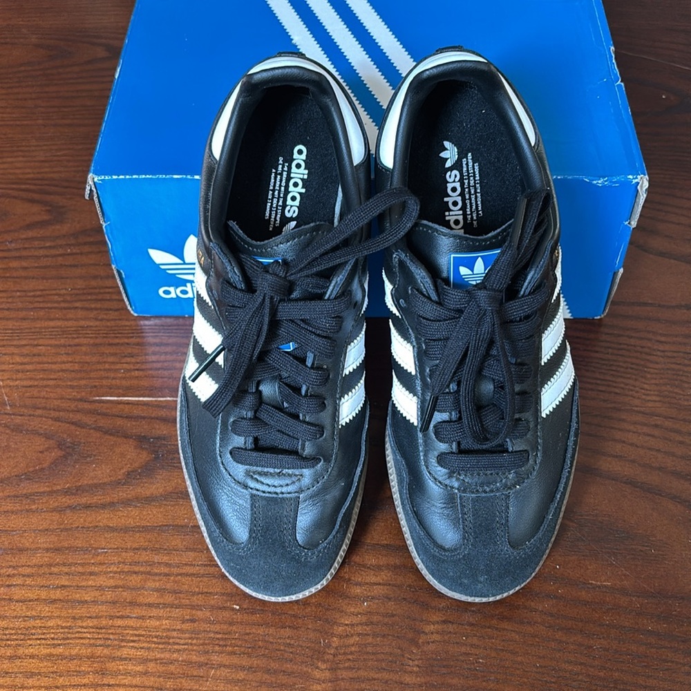 Adidas Women’s Sambas - Picture 2 of 7
